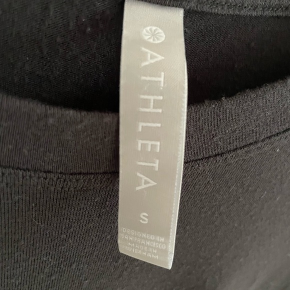 ATHLETA - Oversized black tee - Small - Picture 4 of 4